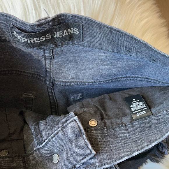 Express black distressed high waisted jean shorts - Picture 3 of 5